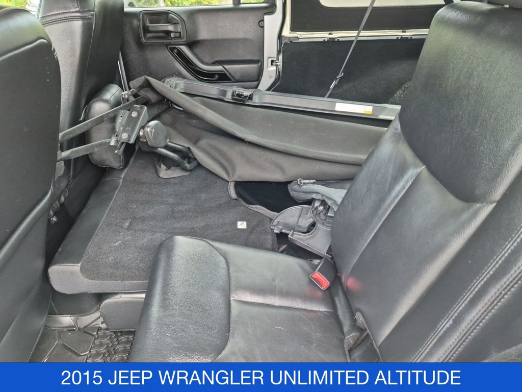 Used 2015 Jeep Wrangler Unlimited Sahara AWD/4WD image 16