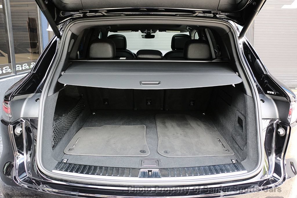 Used 2022 Porsche Cayenne Platinum Edition AWD/4WD image 8