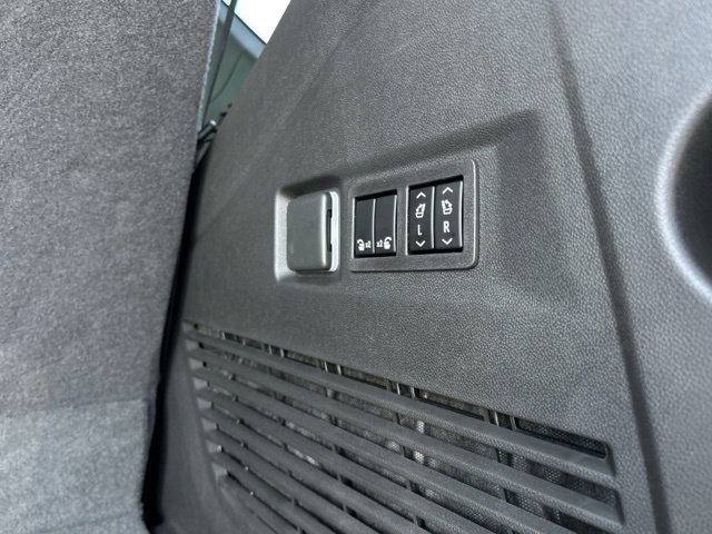New 2026 GMC Yukon AT4 Ultimate AWD/4WD image 11