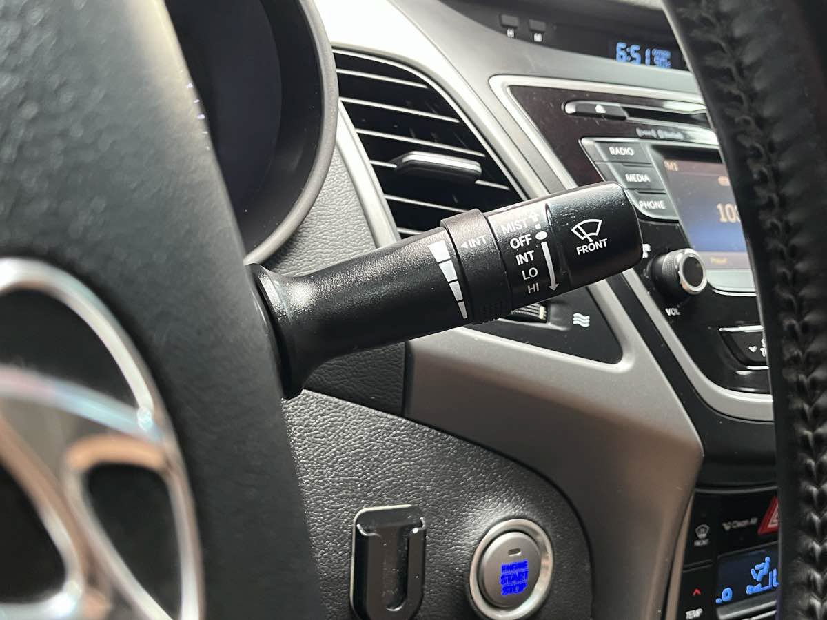 Used 2016 Hyundai Elantra Limited FWD image 16