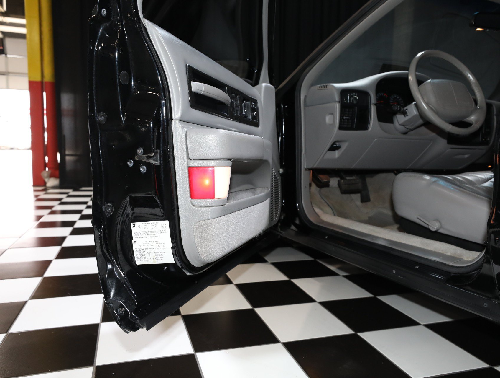 Used 1996 Chevrolet Impala SS RWD image 49