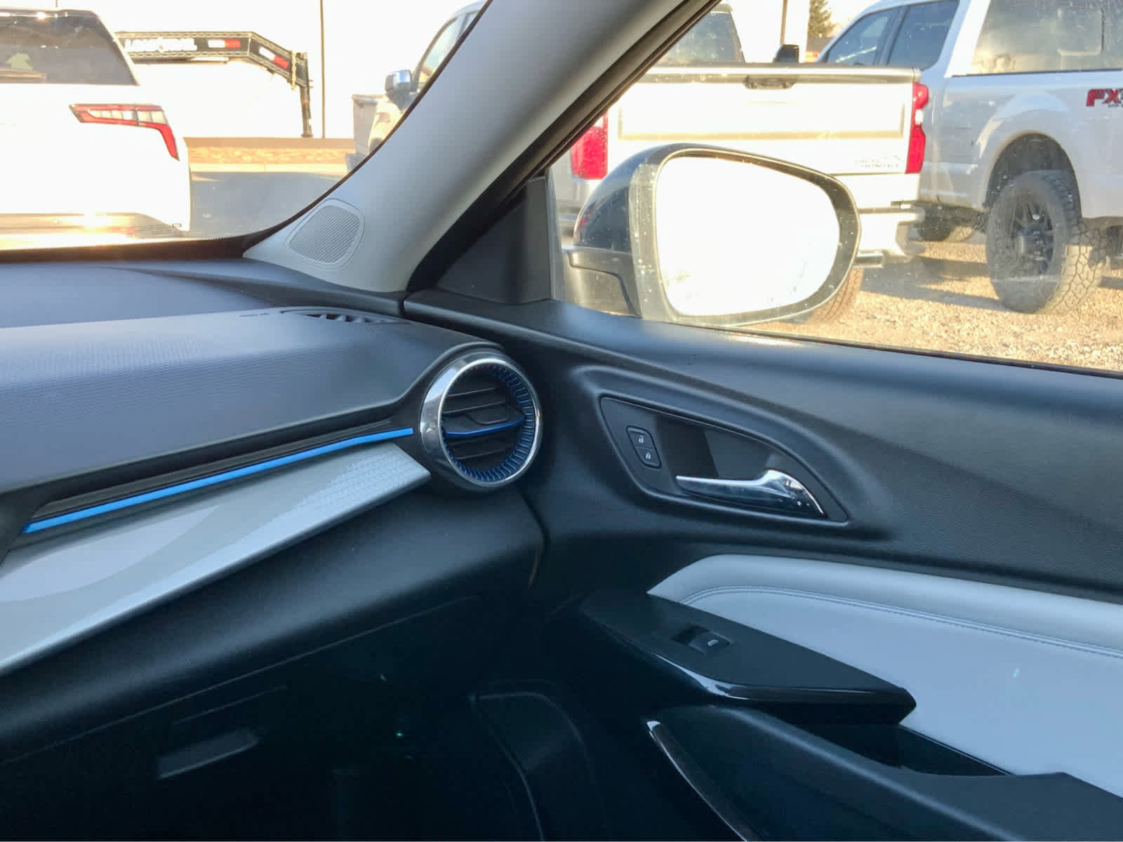 Certified 2025 Chevrolet Trax LT w/ Driver Confidence Package image 31