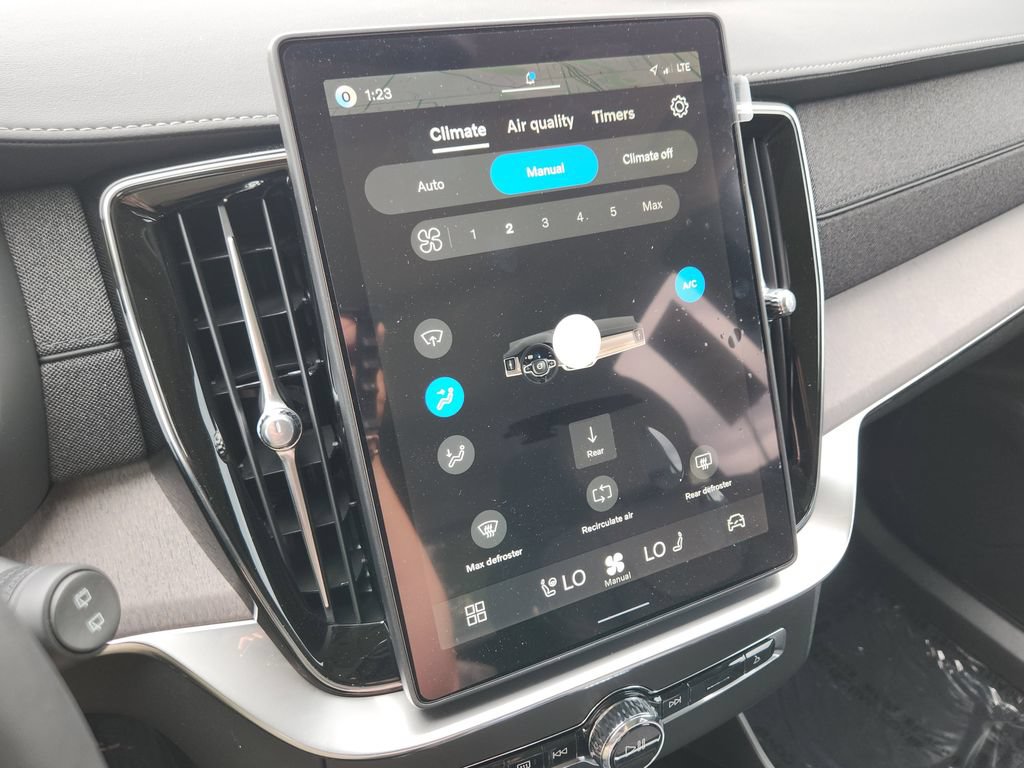 New 2026 Volvo XC90 T8 Ultra w/ Lounge Package AWD/4WD image 10