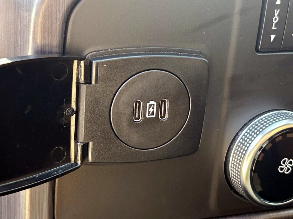 Used 2024 Ford Expedition Max Platinum AWD/4WD image 24