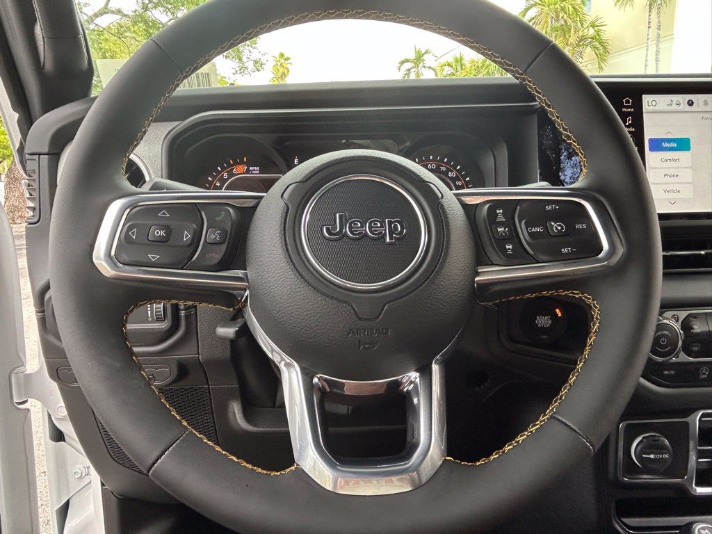 Used 2024 Jeep Wrangler Unlimited Sahara AWD/4WD image 13