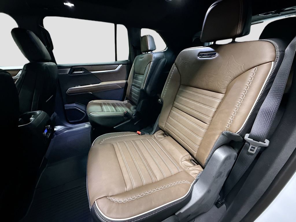 New 2026 GMC Acadia Denali Ultimate w/ LPO, Floor Liner Package image 24