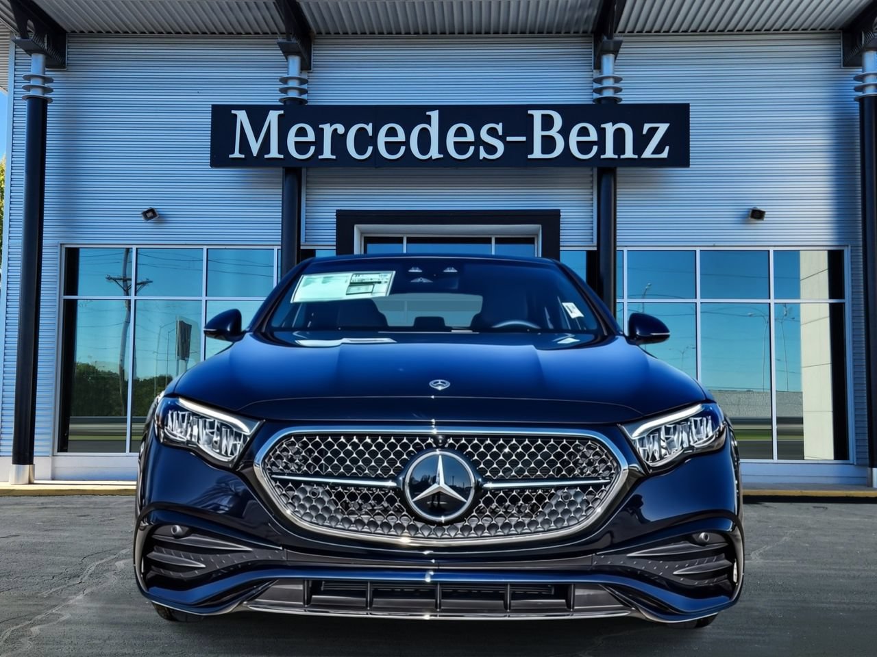 New 2026 Mercedes-Benz E 350 4MATIC Sedan image 2