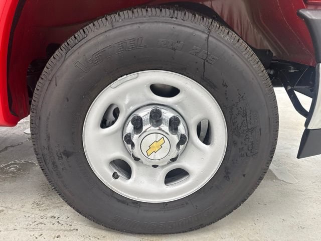 New 2026 Chevrolet Express 3500 w/ Driver Convenience Package RWD image 25