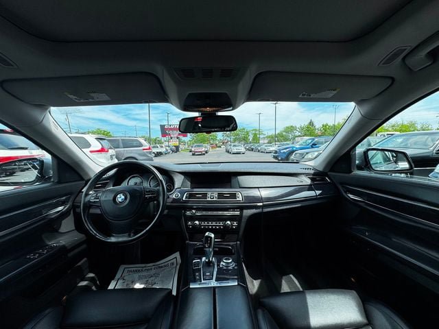 Used 2010 BMW 750Li xDrive AWD/4WD image 24