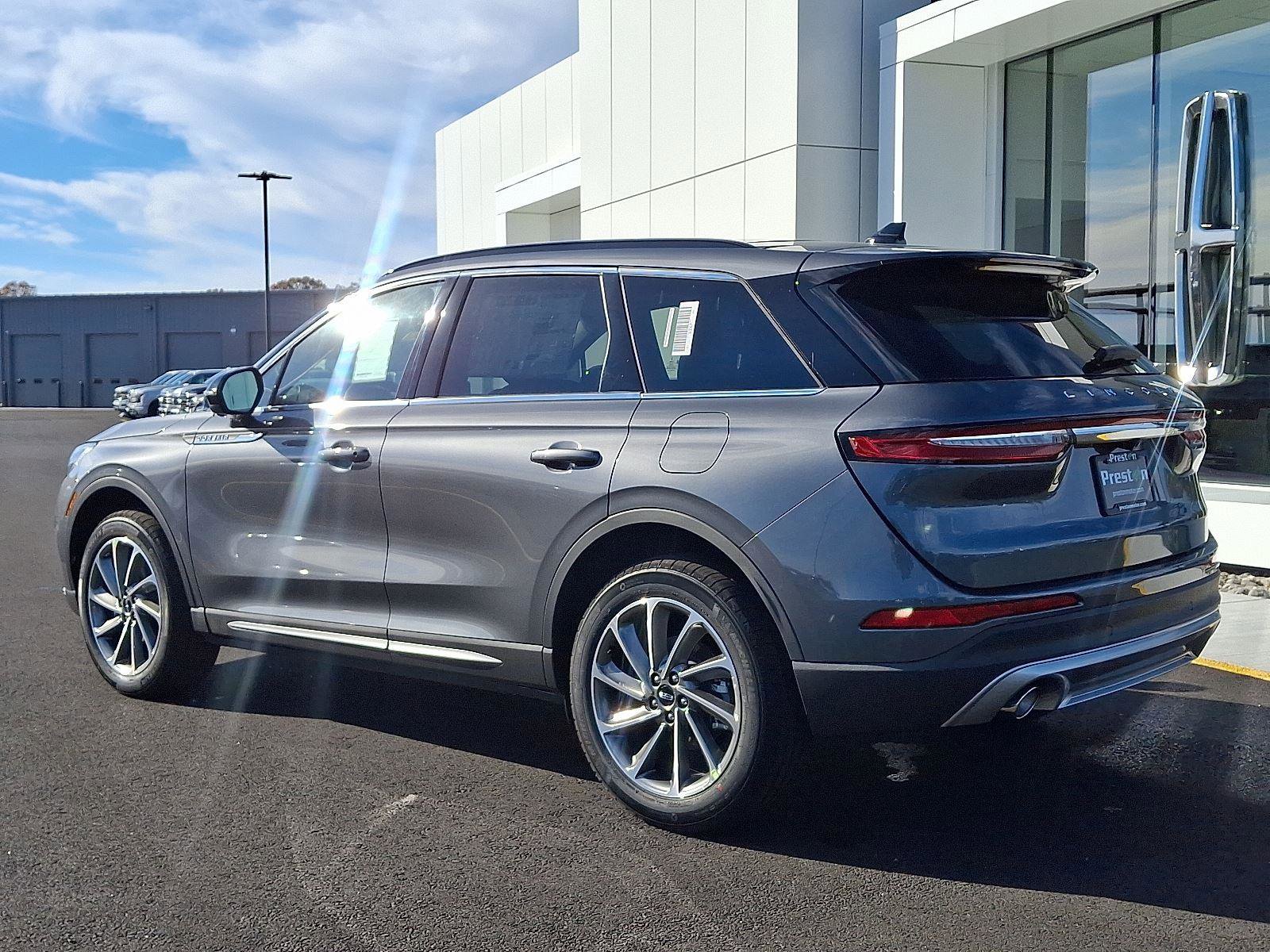 New 2026 Lincoln Corsair Premiere image 4