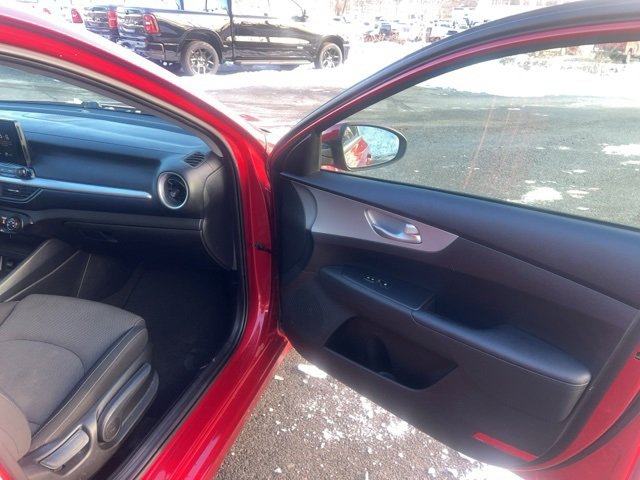 Used 2023 Kia Forte LXS image 6