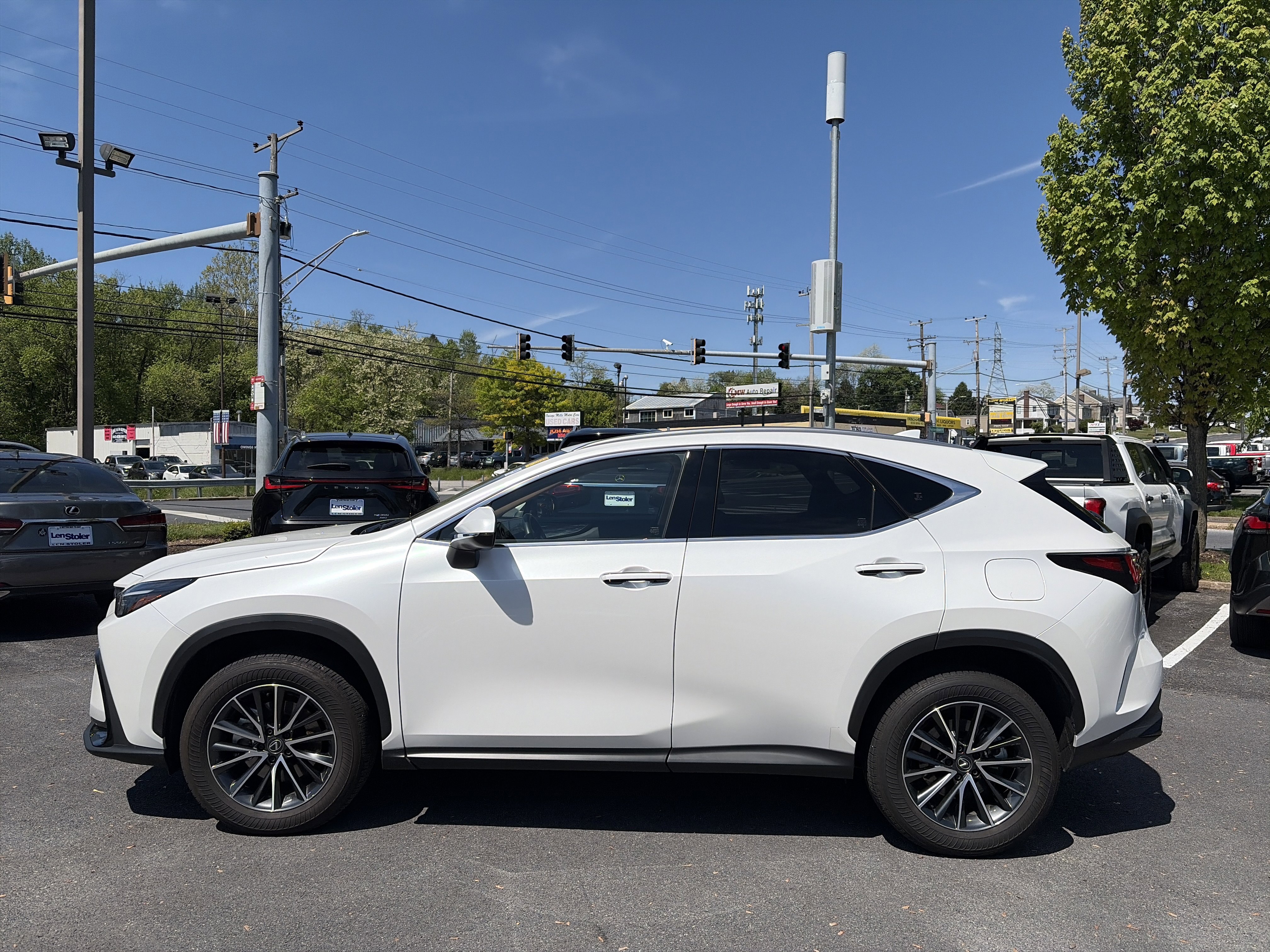 Used 2024 Lexus NX 350h AWD image 2