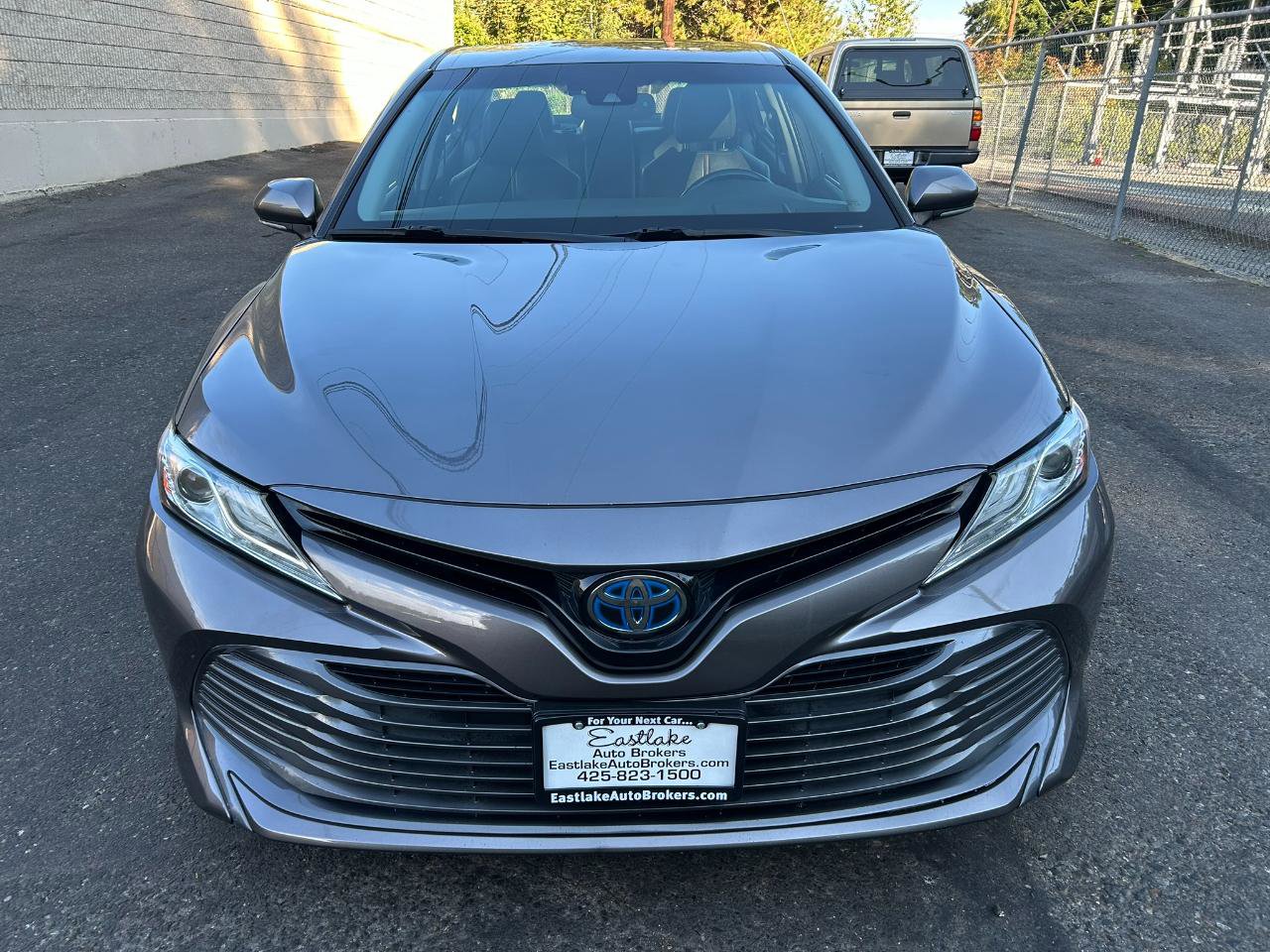 Used 2019 Toyota Camry XLE FWD image 2