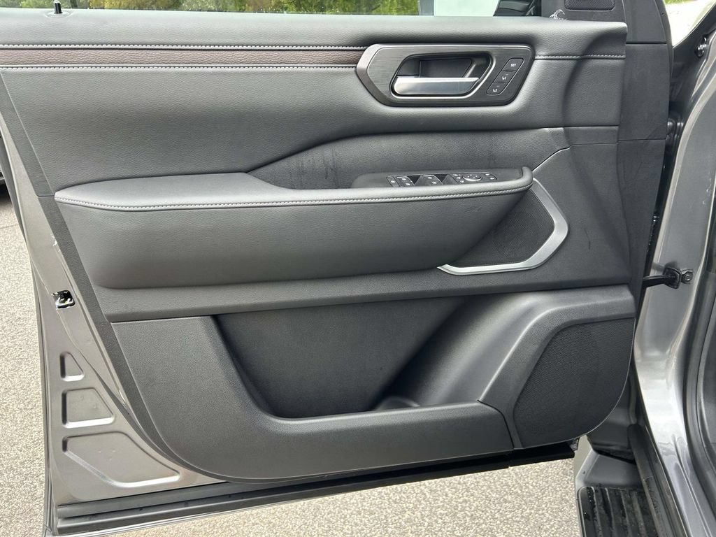 New 2026 Nissan Armada Platinum AWD/4WD image 16