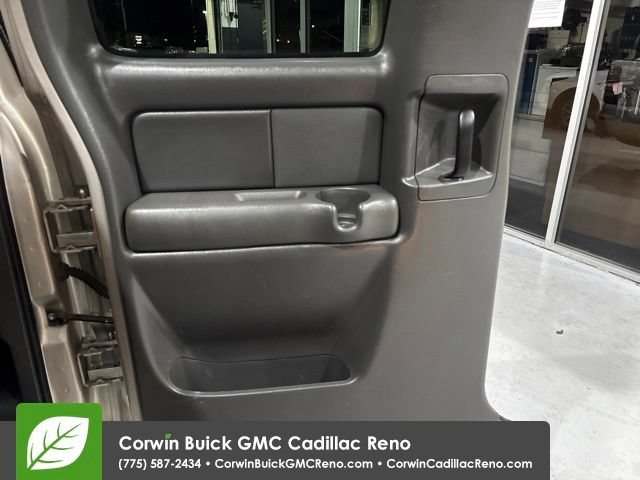Used 2004 GMC Sierra 2500 SLT w/ Heavy-Duty Power Package AWD/4WD image 26