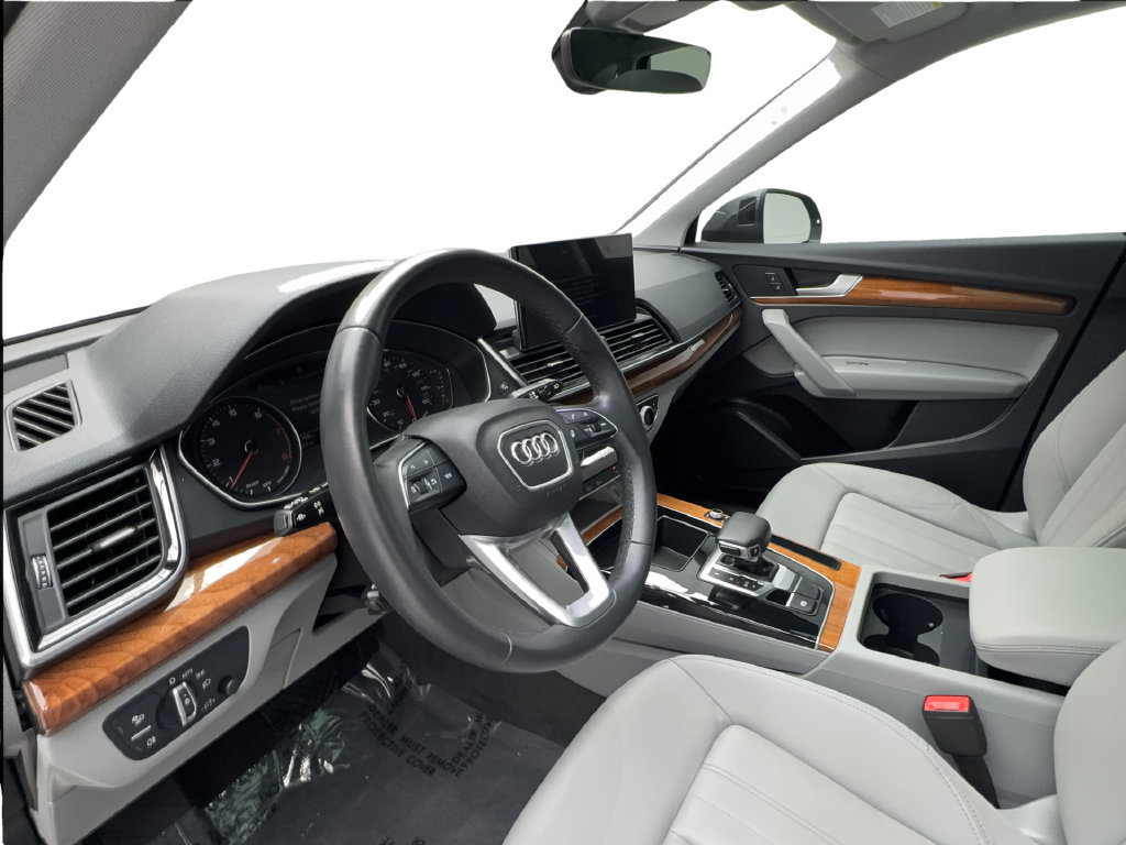 Used 2023 Audi Q5 2.0T Premium w/ Convenience Package AWD/4WD image 21