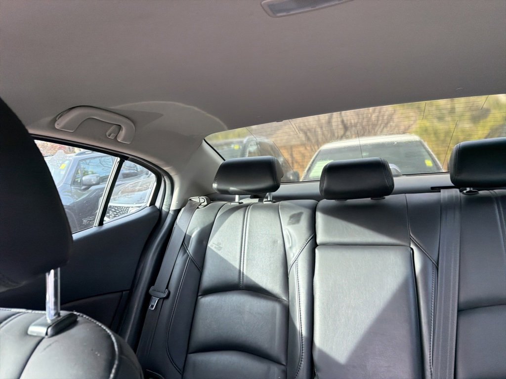 Used 2018 MAZDA MAZDA3 Touring image 23
