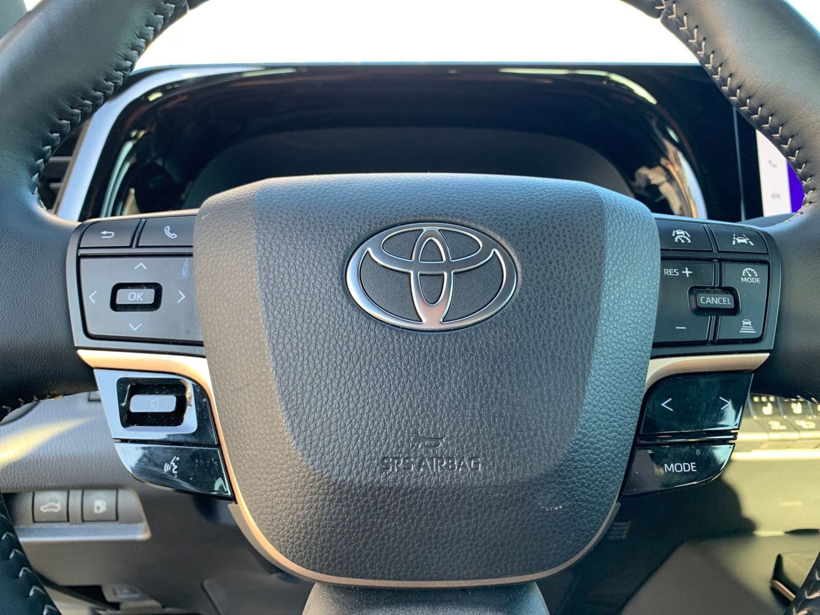 Used 2025 Toyota Crown XLE image 28