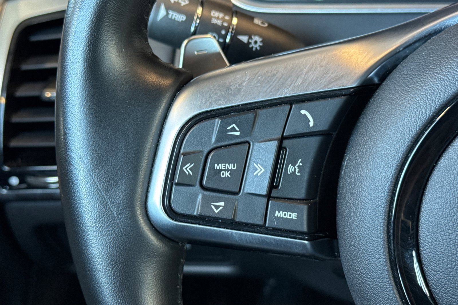 Used 2023 Jaguar F-TYPE R-Dynamic image 30