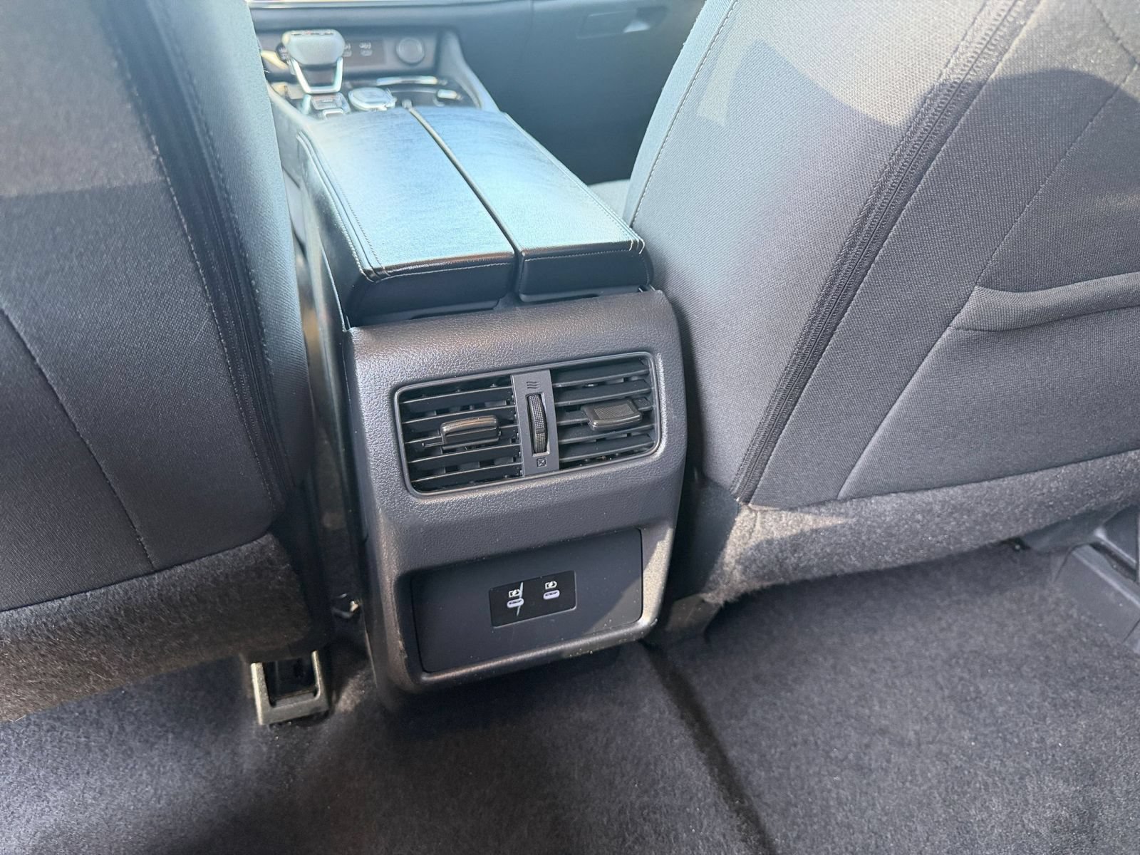 Used 2025 Nissan Rogue SV FWD image 24