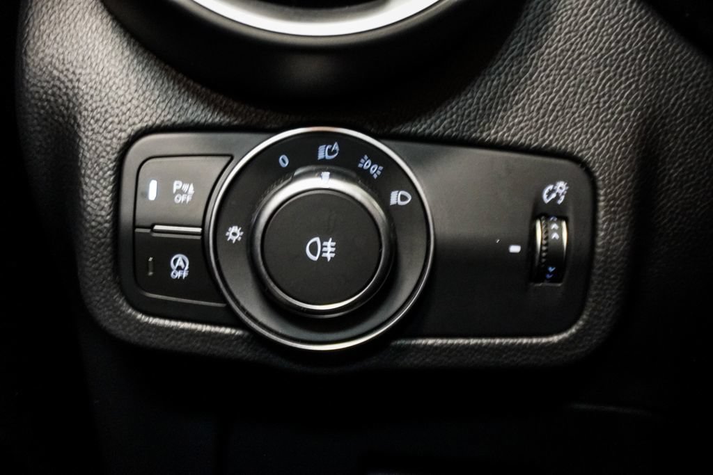Used 2023 Alfa Romeo Stelvio Ti AWD/4WD image 22