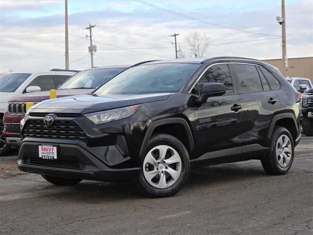Used 2021 Toyota RAV4 LE image 2