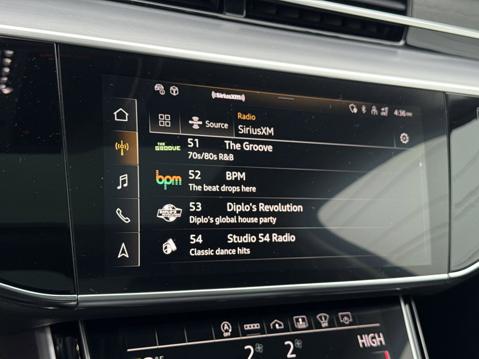 Used 2022 Audi A8 L 3.0T image 18