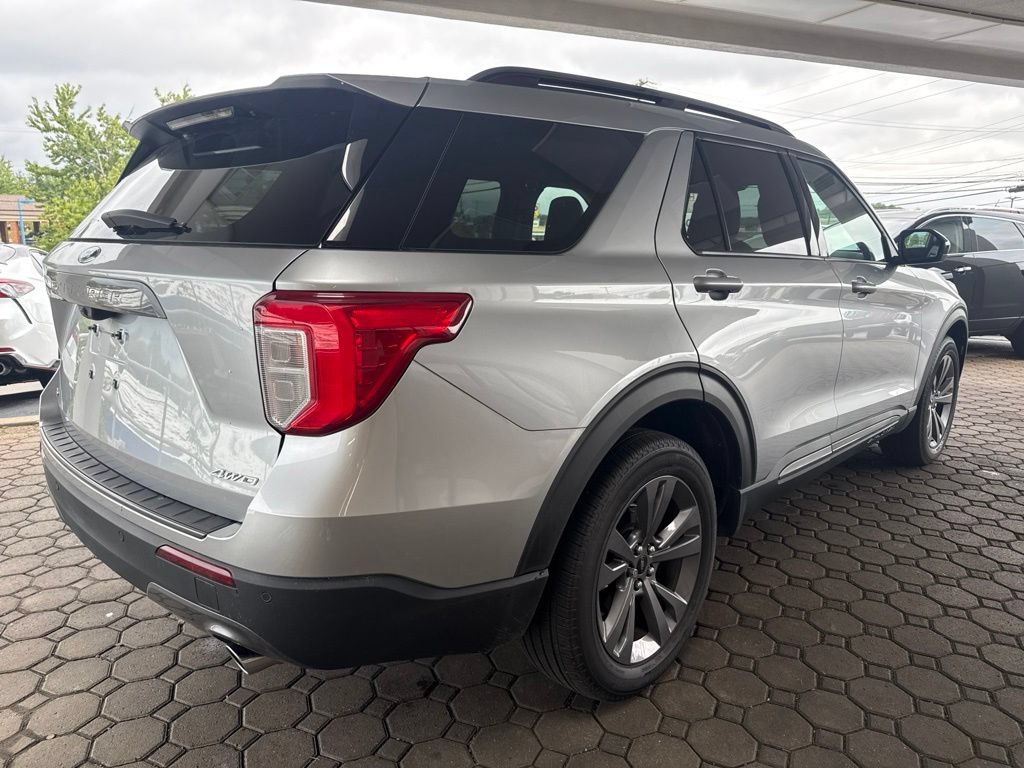 Used 2024 Ford Explorer XLT w/ Equipment Group 202A AWD/4WD image 6