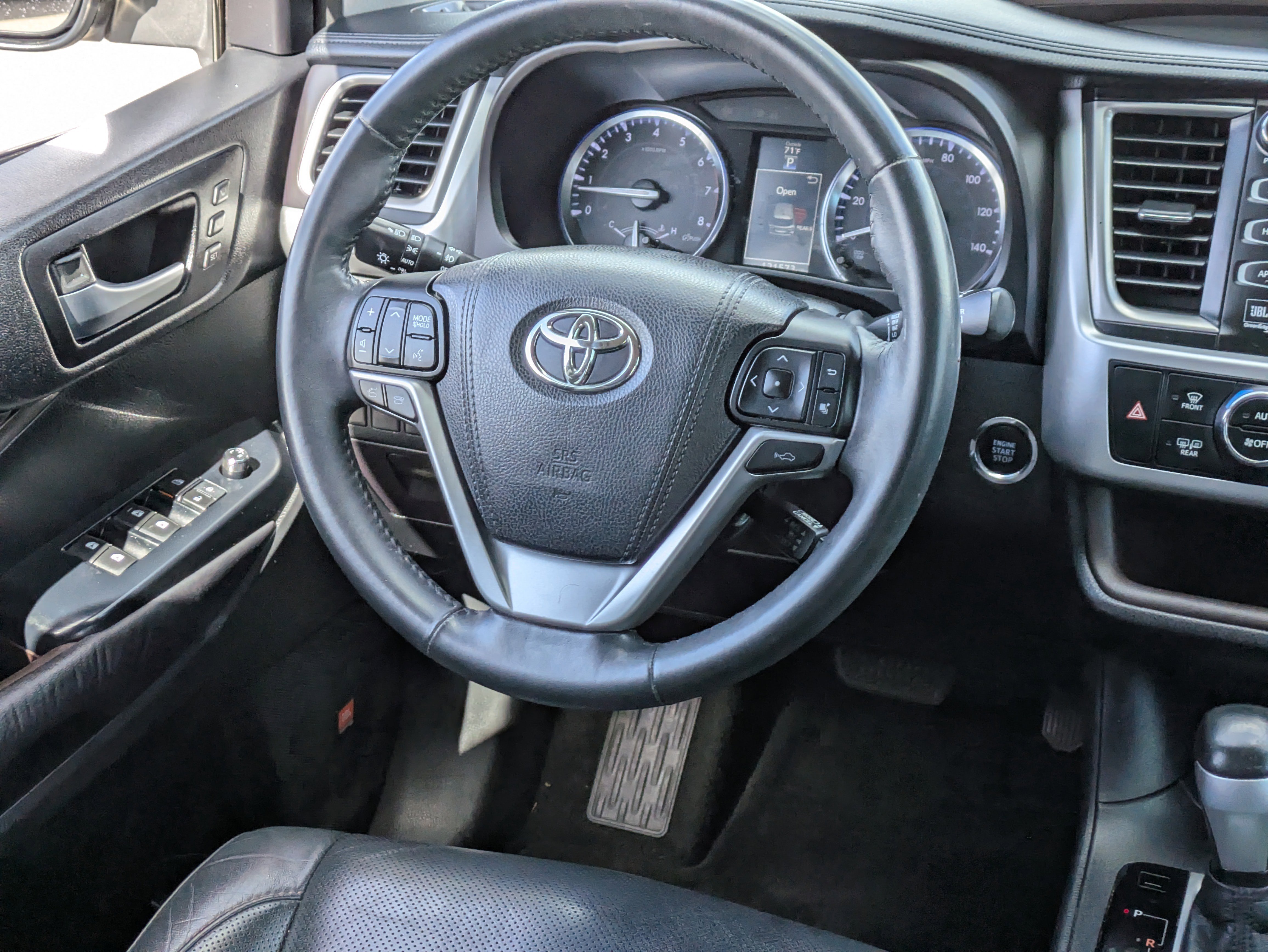 Used 2015 Toyota Highlander Limited w/ Driver Technology Package image 17