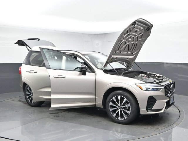Used 2024 Volvo XC60 B5 Core w/ Climate Package AWD/4WD image 50