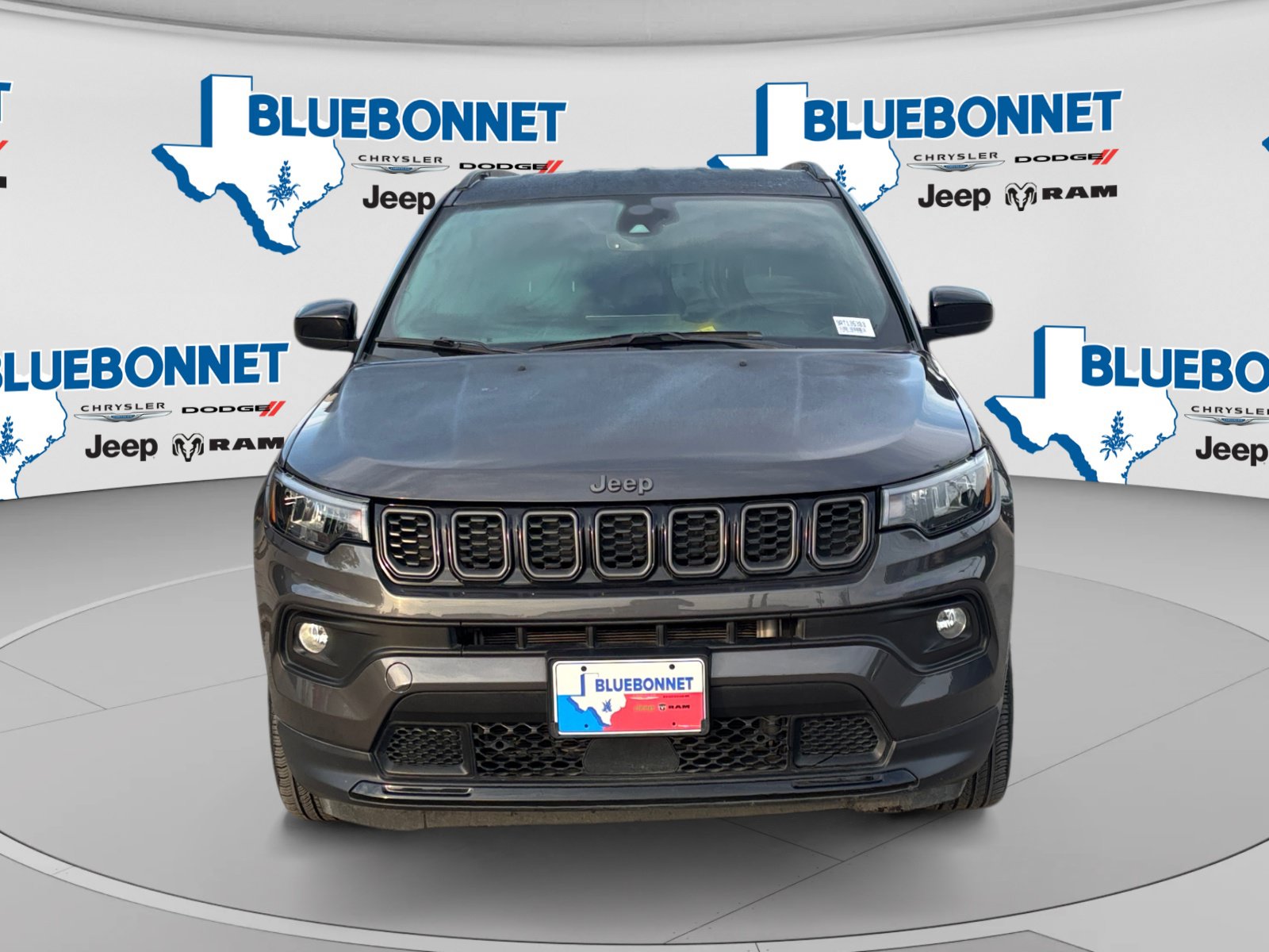 Used 2024 Jeep Compass Latitude w/ Convenience Group AWD/4WD image 2