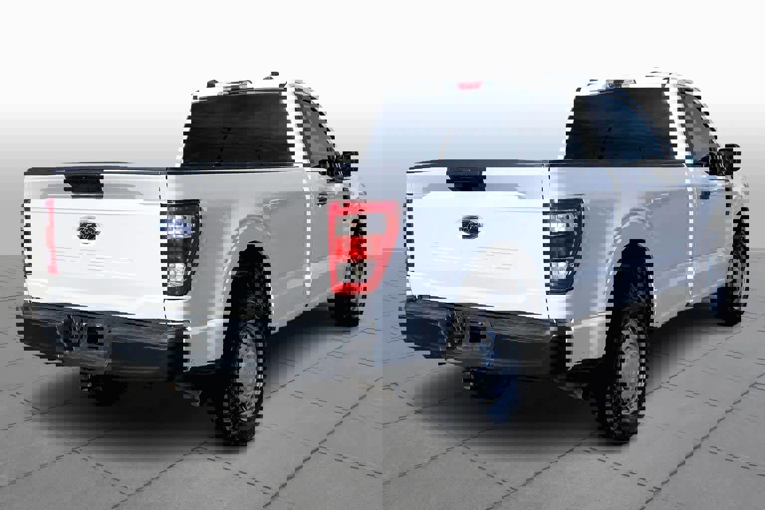 Certified 2022 Ford F150 XL w/ Trailer Tow Package RWD image 12