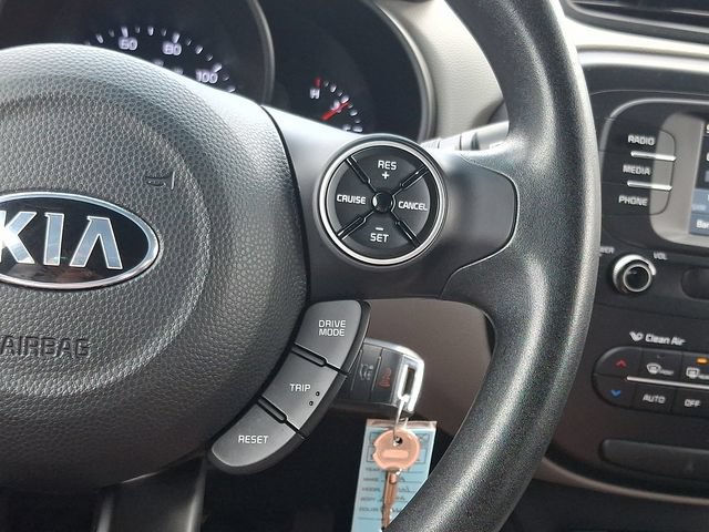 Used 2017 Kia Soul + FWD image 22