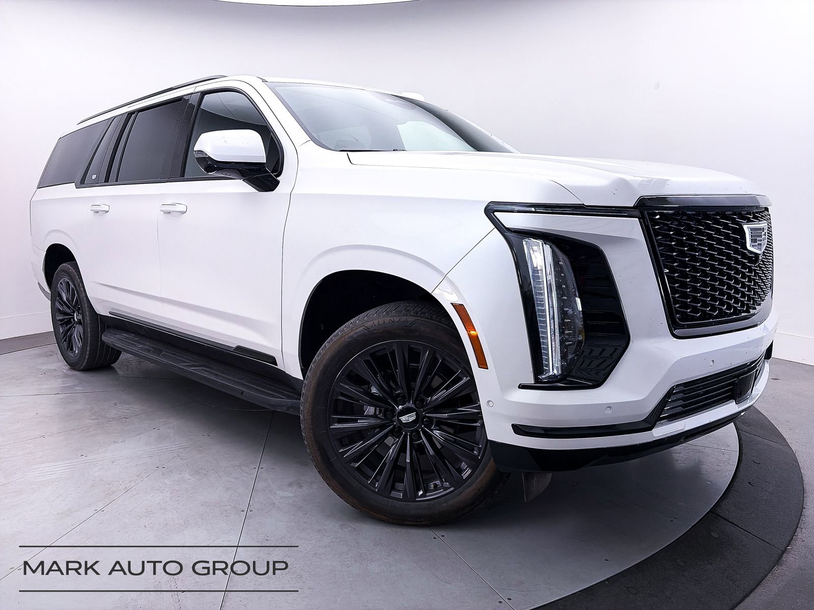 Used 2025 Cadillac Escalade ESV Sport w/ LPO, ONYX Package AWD/4WD video 1