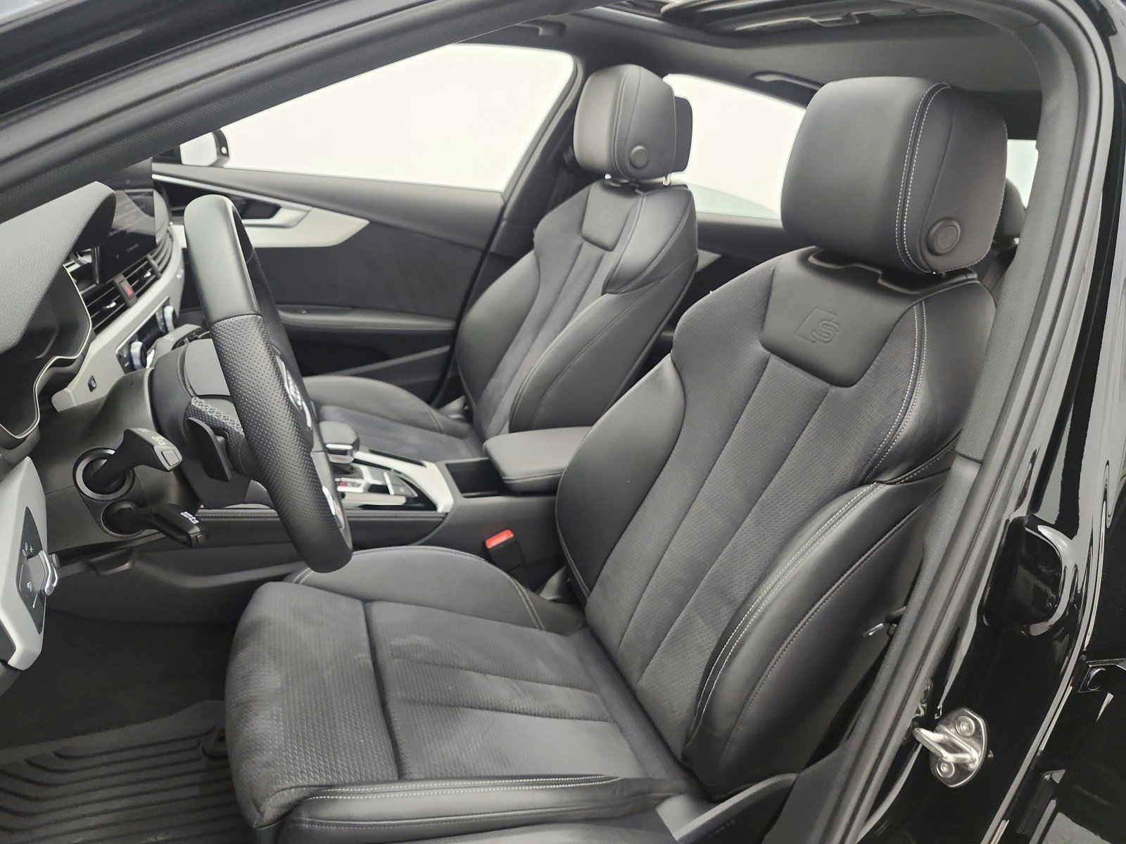 Used 2023 Audi A4 2.0T Premium Plus w/ Premium Plus Package image 11