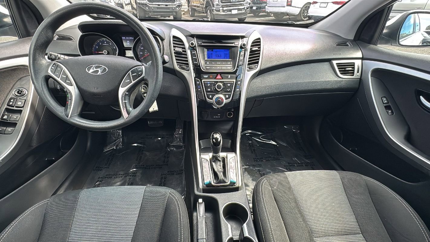 Used 2017 Hyundai Elantra GT image 20