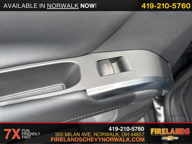 New 2025 Chevrolet Traverse LT w/ Driver Confidence Package image 35