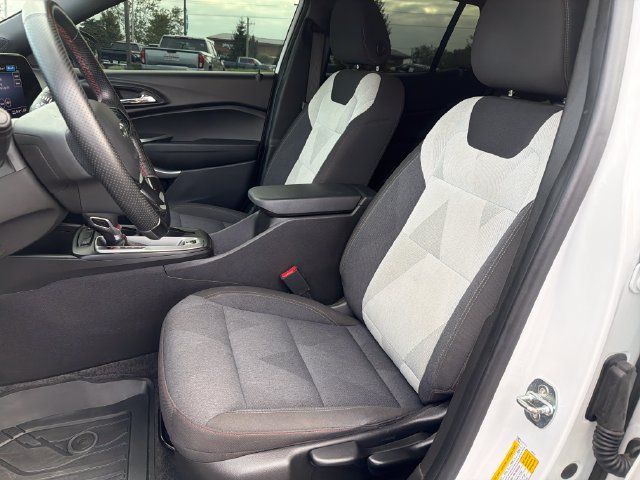 Certified 2024 Chevrolet Trax RS w/ Driver Confidence Package FWD image 9
