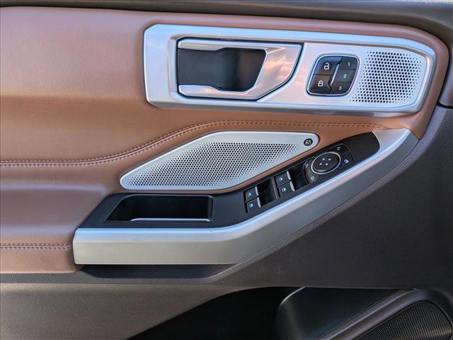 Used 2023 Ford Explorer King Ranch w/ Technology Package image 15