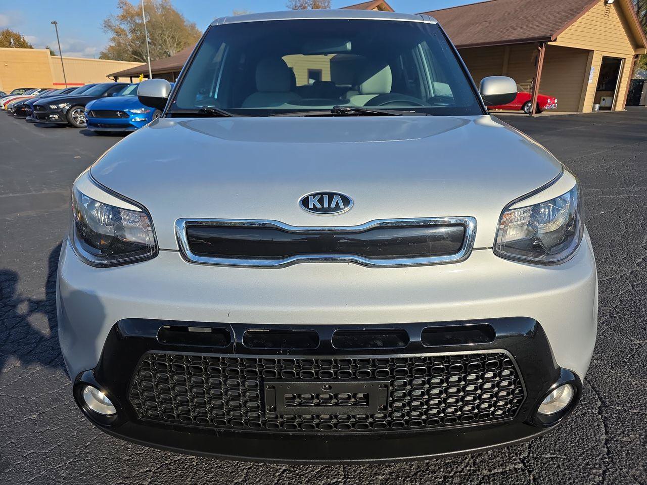 Used 2016 Kia Soul + FWD image 12