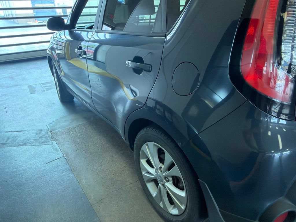 Used 2014 Kia Soul + w/ Audio Package FWD image 8