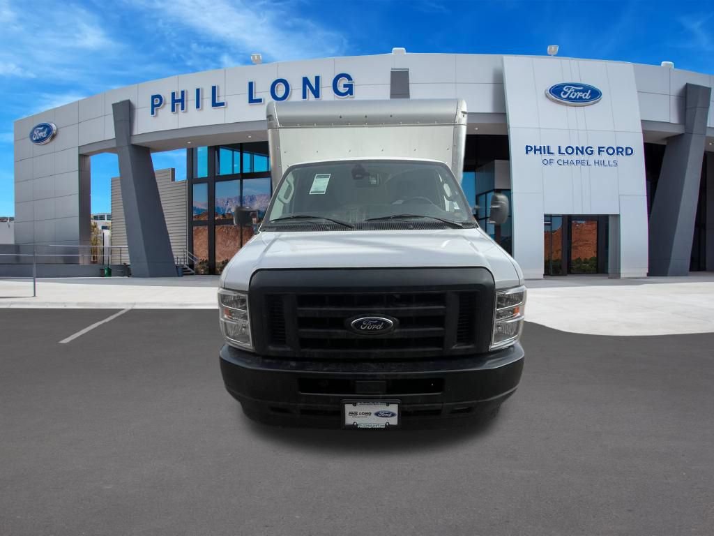 New 2024 Ford E-450 and Econoline 450 Super Duty w/ Driver's Safety Package RWD image 2