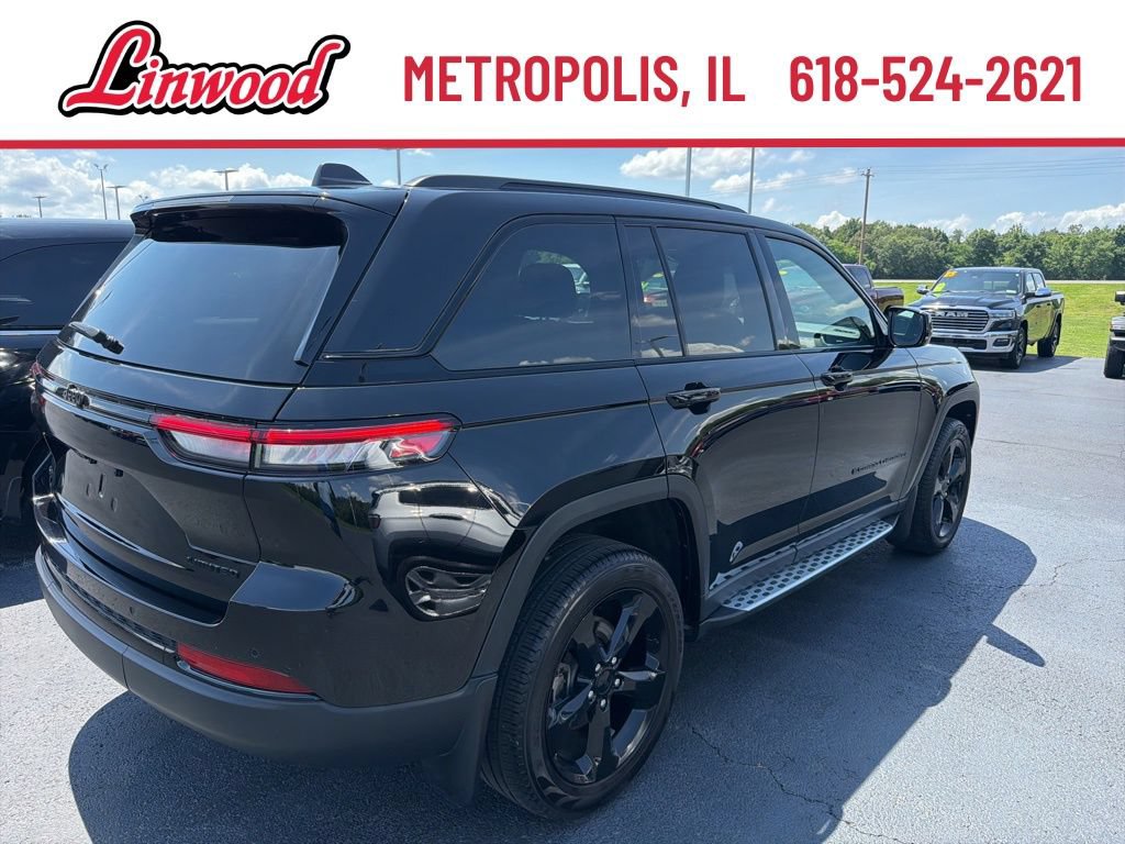 Used 2024 Jeep Grand Cherokee Limited w/ Black Appearance Package AWD/4WD image 5