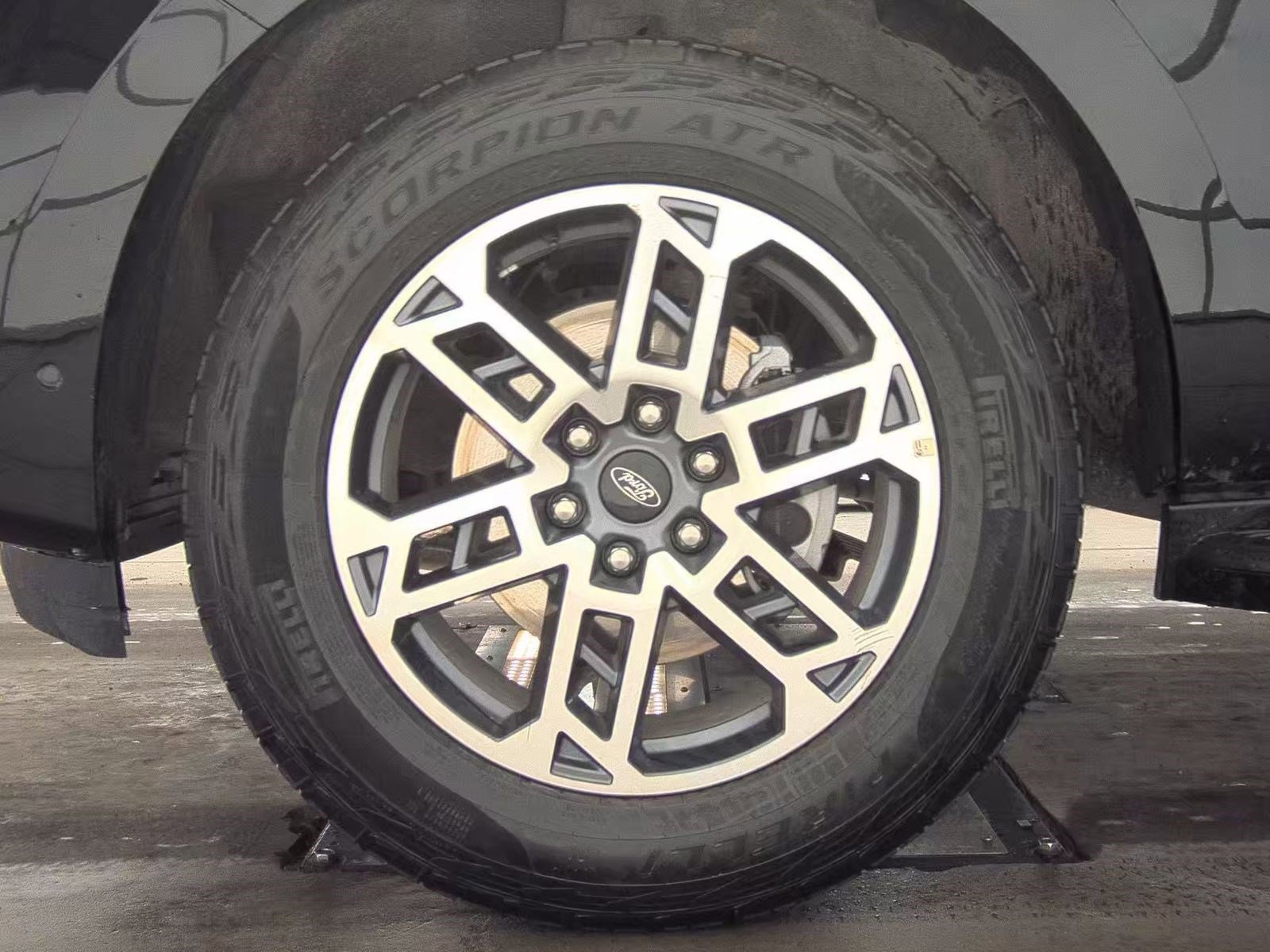 Used 2025 Ford Expedition Max Active AWD/4WD image 9