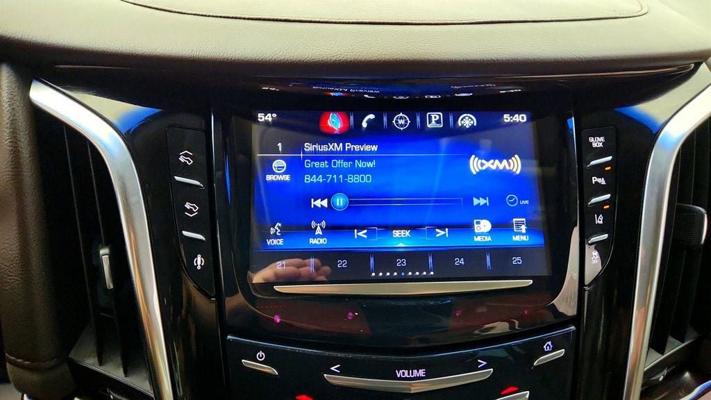 Used 2015 Cadillac Escalade Luxury AWD/4WD image 21
