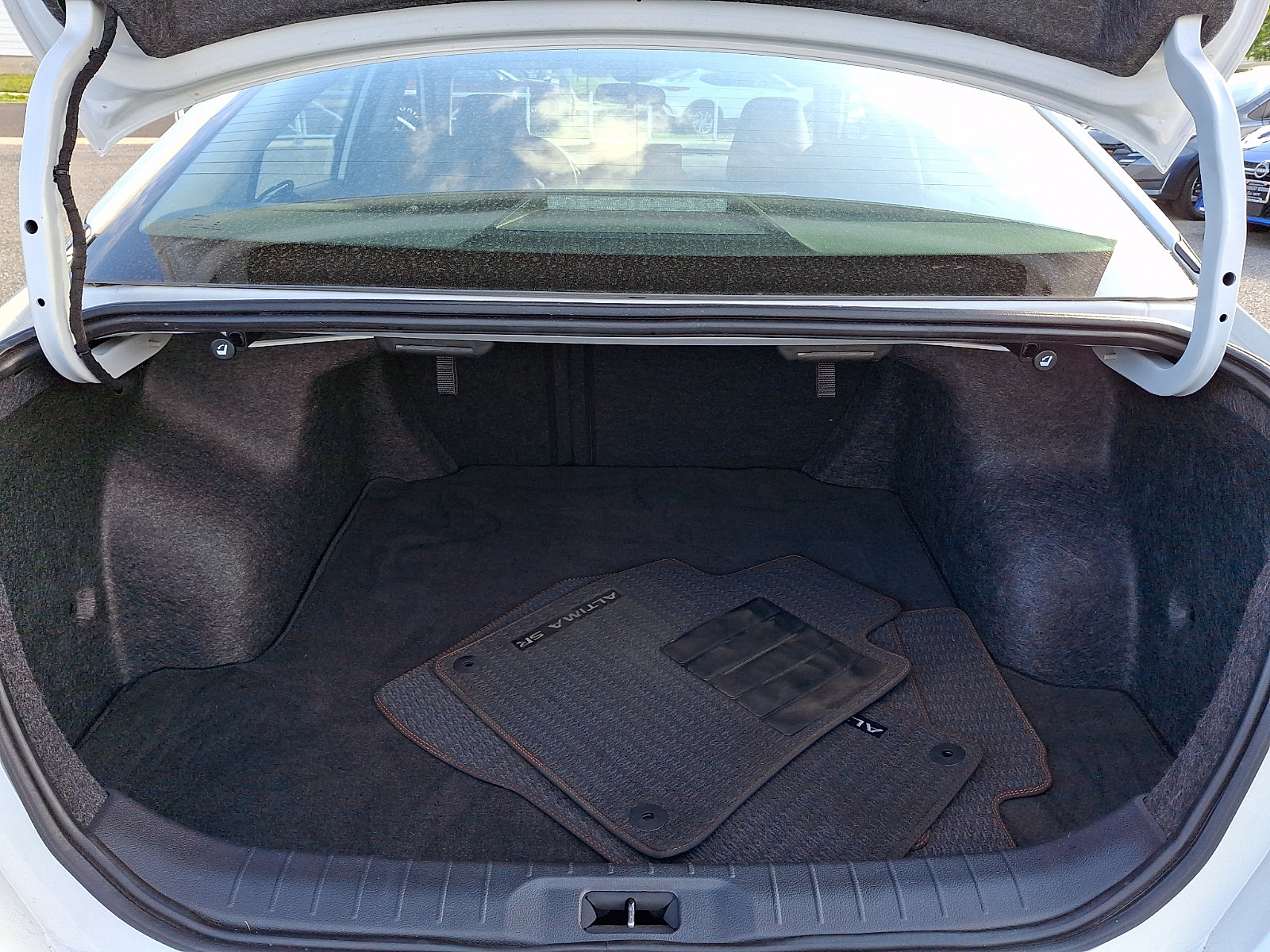 Certified 2023 Nissan Altima 2.0 SR FWD image 28