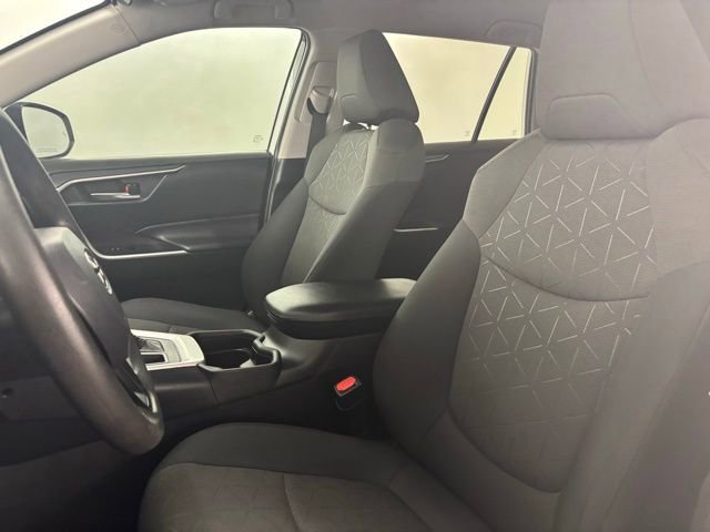 Used 2021 Toyota RAV4 XLE image 16
