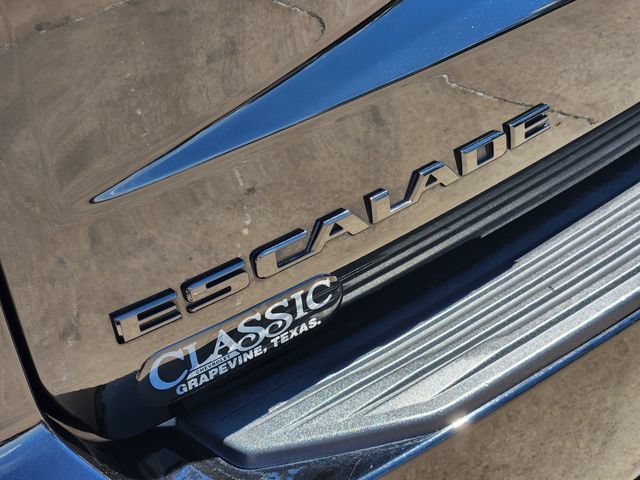 Used 2023 Cadillac Escalade ESV Sport Platinum w/ LPO, Floor Liner Package AWD/4WD image 9