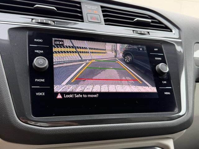 Used 2024 Volkswagen Tiguan SE AWD/4WD image 29