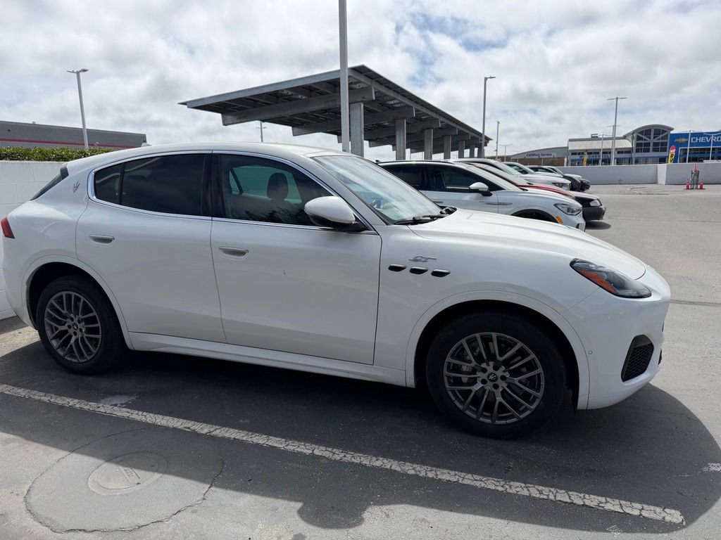 Used 2024 Maserati Grecale GT AWD/4WD image 3
